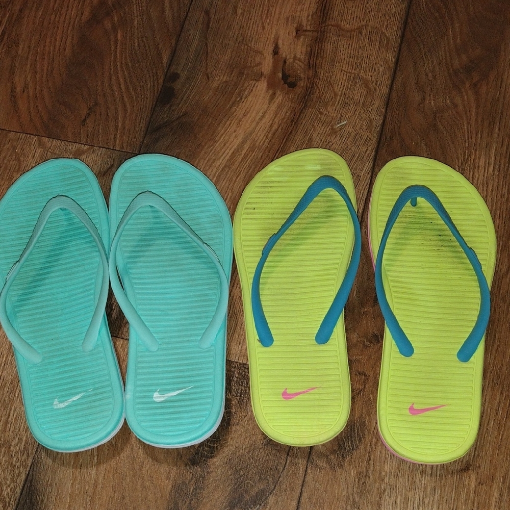 Nike Aqua and Lime Flip Flops
